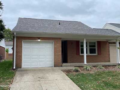 8718 Deer Point Ct Louisville, KY 40242