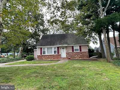 520 Roosevelt Ave Glendora, NJ 08029