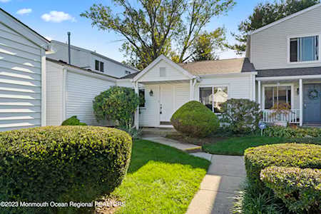 131 Greenwood Dr Freehold, NJ 07728