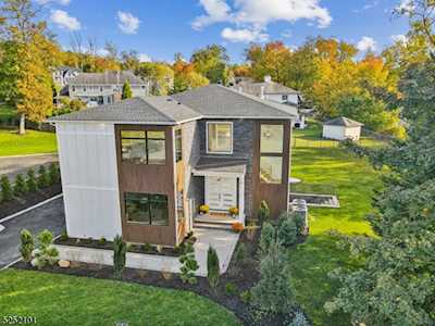 3 Goodhill Rd North Caldwell Boro, NJ 07006