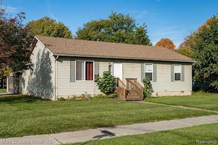 4540 Randolph St Wayne, MI 48184