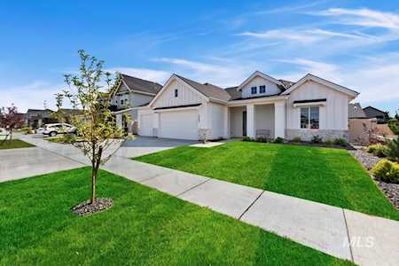 2493 E Sawtelle Peak St Meridian, ID 83642