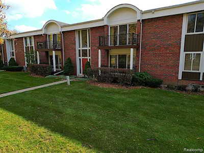 29473 Bobrich St #74 Livonia, MI 48152