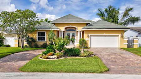 451 SE 16th Ave Pompano Beach, FL 33060