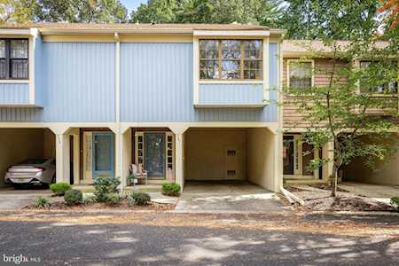 327 Kings Croft Cherry Hill, NJ 08034