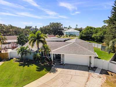 14458 91st Ave Seminole, FL 33776