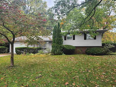 2749 Portland Lane South Bend, IN 46635
