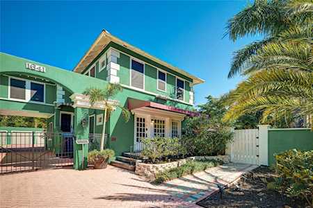 1641 Loma Linda St Sarasota, FL 34239