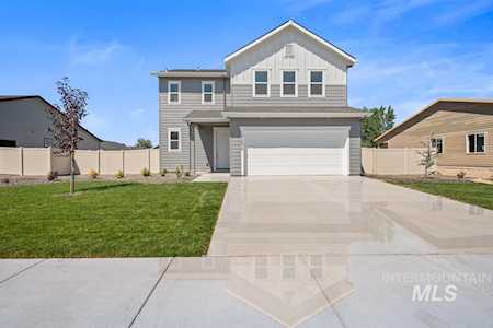 11139 W Soaring Hawk Street Star, ID 83669
