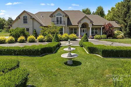 2981 S Sugar Plum Ave. Eagle, ID 83616