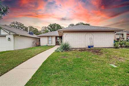 1 Preston Trail Court Pantego, TX 76013