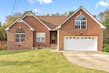 105 Chatsworth Ct Hendersonville, TN 37075