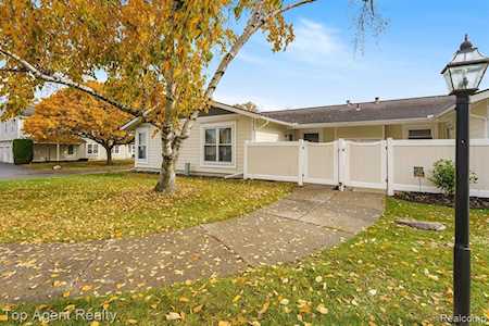 39784 Village Wood Circle Novi, MI 48375