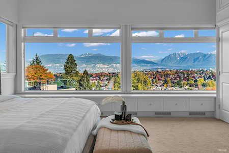 4492 Quesnel Drive Vancouver, BC V6L 2X6