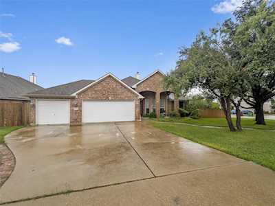 1442 Bull Horn LOOP Round Rock, TX 78665