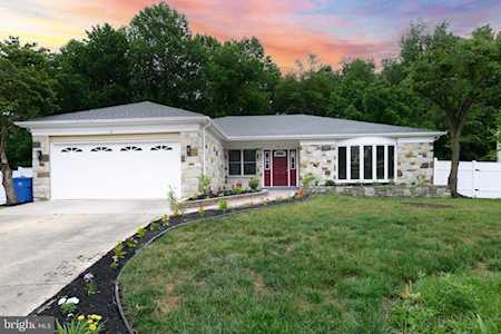 36 Lakeview Dr Cherry Hill, NJ 08003