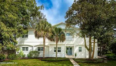 393 9th ST Atlantic Beach, FL 32233
