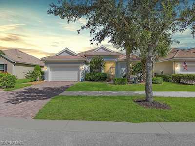 8542 Veronawalk Circle Naples, FL 34114