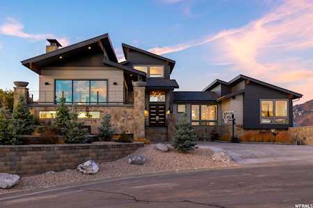 2027 E Lake Bluff Pl Draper, UT 84020