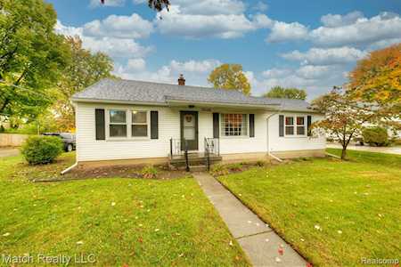 15468 Mayfield St Livonia, MI 48154