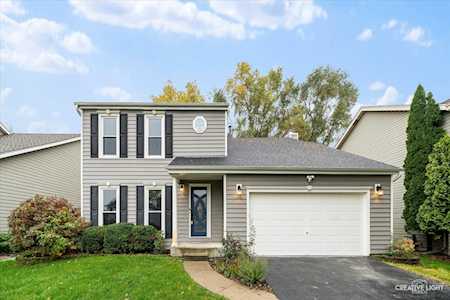 2544 Leach Dr Naperville, IL 60564