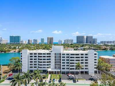 10101 E Bay Harbor Dr #202 Bay Harbor Islands, FL 33154