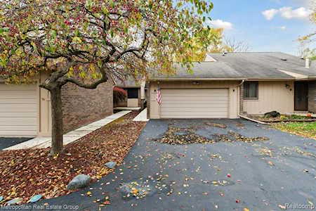 35630 Heritage Ln Farmington, MI 48335