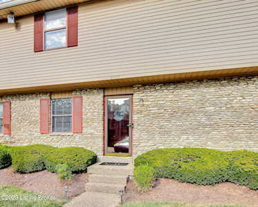 9377 Loch Lea Ln Louisville, KY 40291