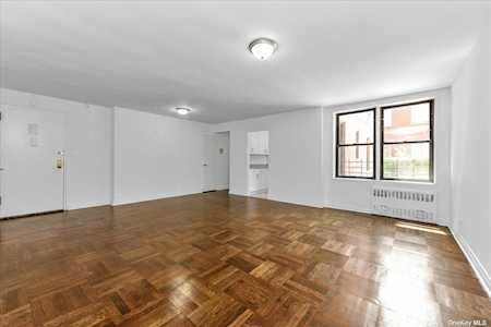 1040 Neilson St #1H Far Rockaway, NY 11691