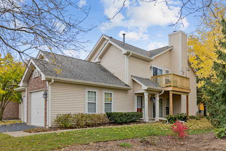 1051 Woodhill Ct #1051 Elgin, IL 60120