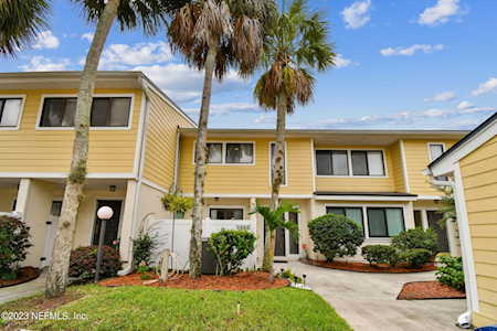 7960 Los Robles CT Jacksonville, FL 32256