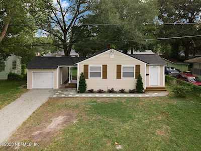 2837 Seville ST Jacksonville, FL 32207