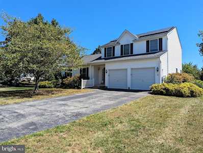 85 Greenbriar Ln Gettysburg, PA 17325