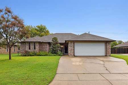 832 Ridgeview Drive Burleson, TX 76028