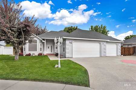 319 Larkspur Ct Caldwell, ID 83605-6293