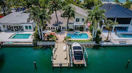10109 Tarpon Dr Treasure Island, FL 33706
