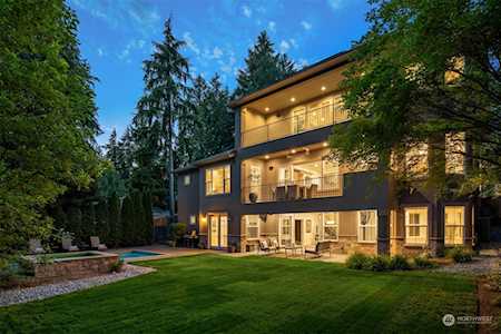 10913 SE 25th St Bellevue, WA 98004