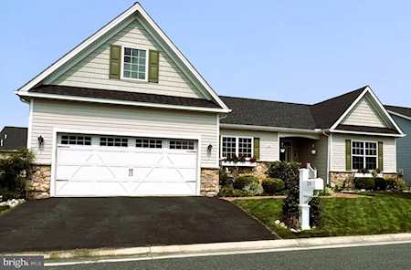 38 Ponds Edge Way Dover, DE 19904