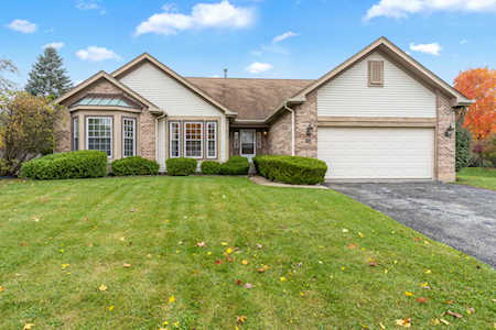 310 Stone Fence Rd Vernon Hills, IL 60061