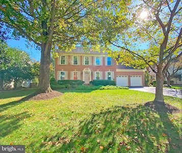 15437 Martins Hundred Dr Centreville, VA 20120