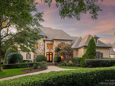 8708 Longview Club Dr Waxhaw, NC 28173