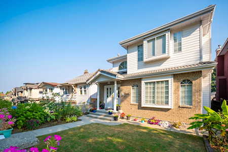 3089 E 28th Avenue Vancouver, BC V5R 1S6