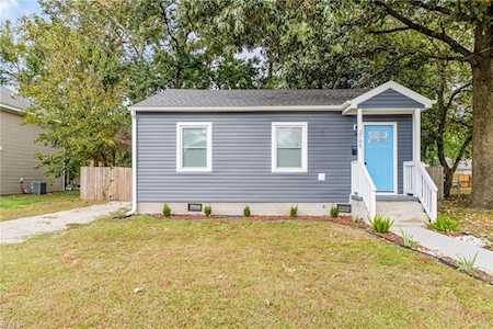 2705 Mark St Chesapeake, VA 23324