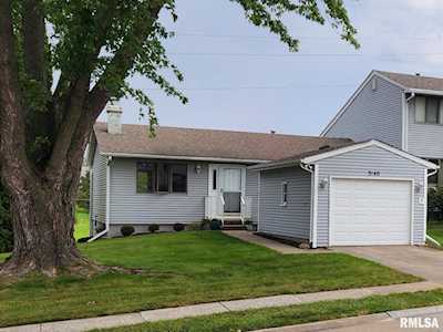 3140 Maplewood Dr Bettendorf, IA 52722