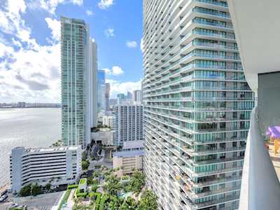 650 NE 32nd St #2404 Miami, FL 33137