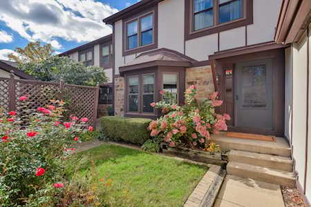 10 Roosevelt St St. Charles, IL 60174