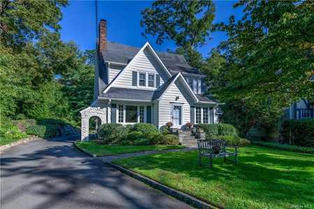 152 Valley Stream Rd E Larchmont, NY 10538