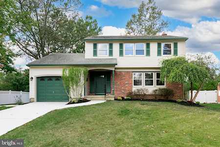 319 Brandywine Dr Marlton, NJ 08053