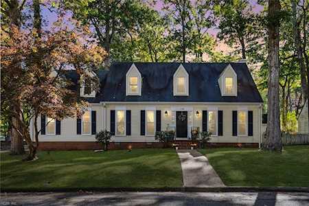 116 King Forest Ln Newport News, VA 23608
