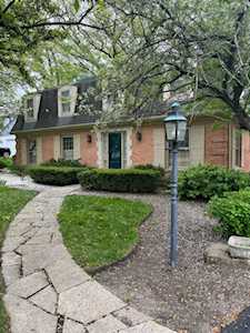 1257 W Deerpath Lake Forest, IL 60045